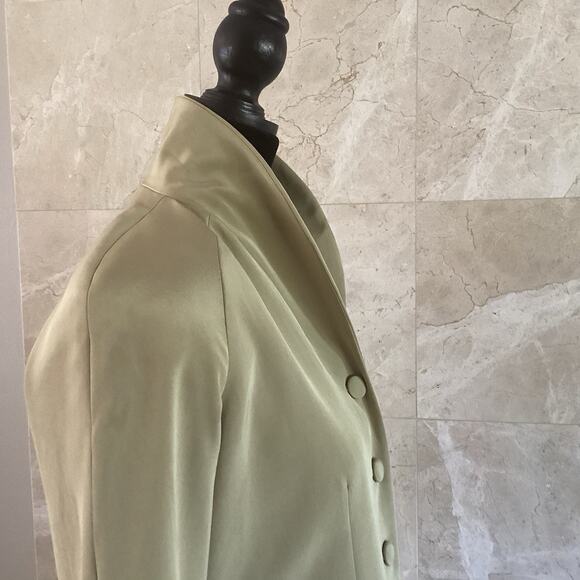 Emanuel Ungaro Women’s Vintage Silk Blazer 4P Sage, Shoulder Pad, Classic Fall - Picture 7 of 12